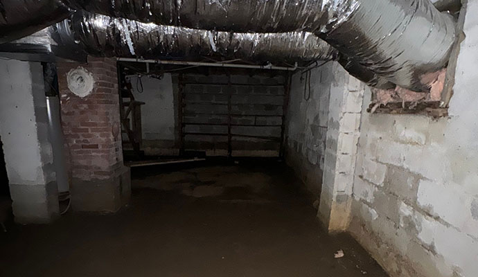 Condensation and humidity on basement surfaces