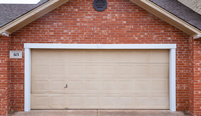Garage lintel repair with LintelLift support system