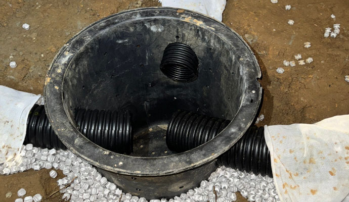Sump pump repair service in progress
